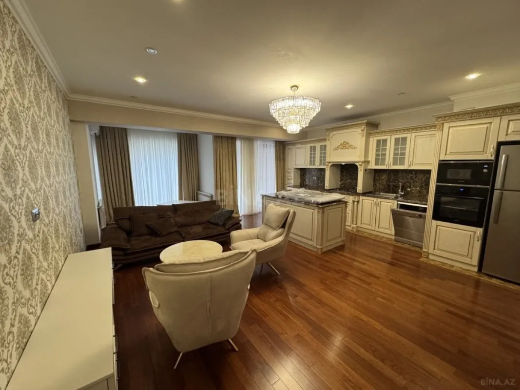 Satılır 3 otaqlı mənzil 145 m²