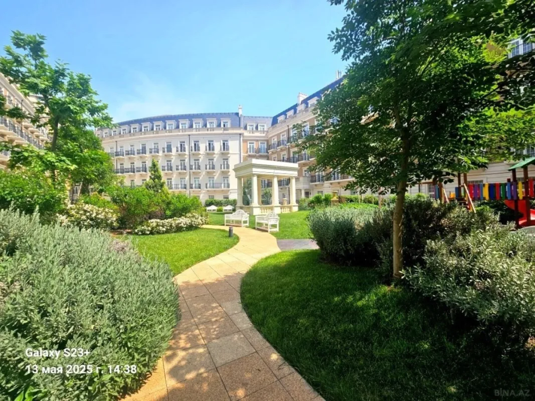 Satılır 3 otaqlı mənzil 102 m²