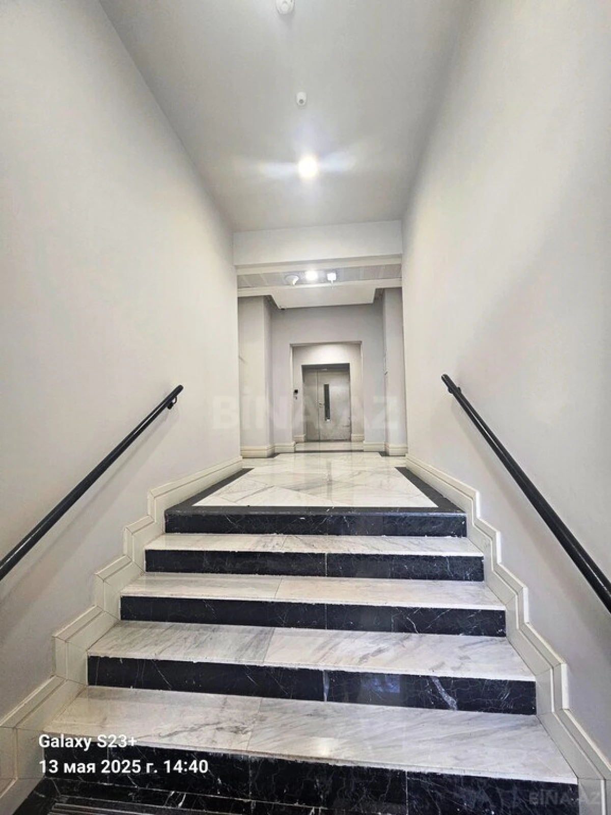 Satılır 3 otaqlı mənzil 102 m²