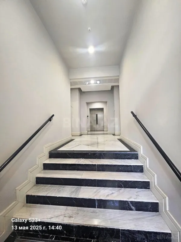 Satılır 3 otaqlı mənzil 102 m²