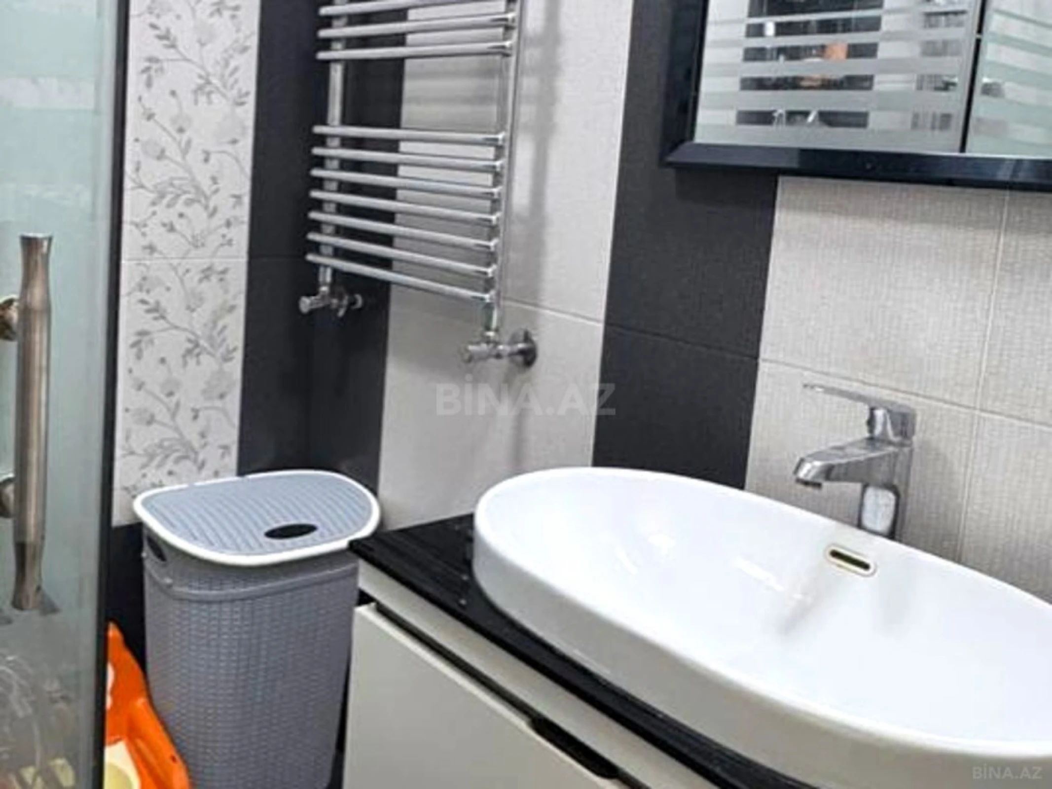 Satılır 3 otaqlı mənzil 103 m²