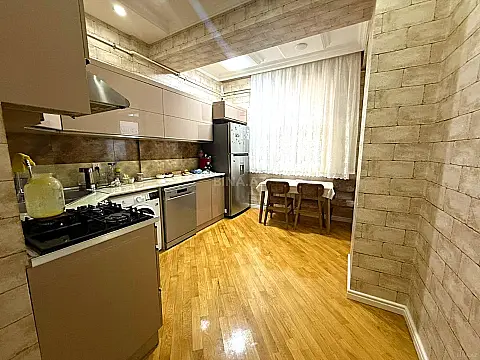 Satılır 3 otaqlı mənzil 103 m²