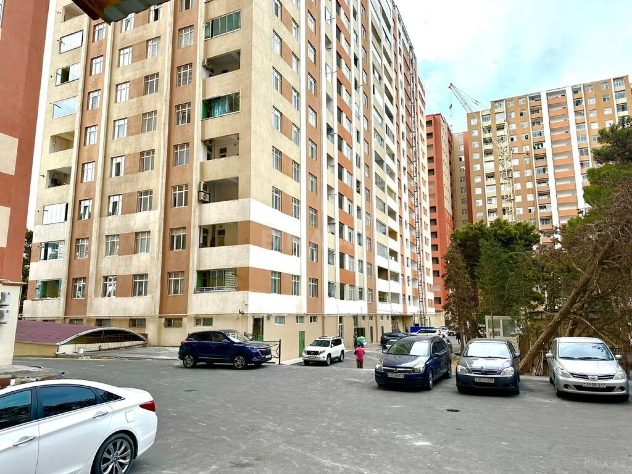 Satılır 3 otaqlı mənzil 103 m²