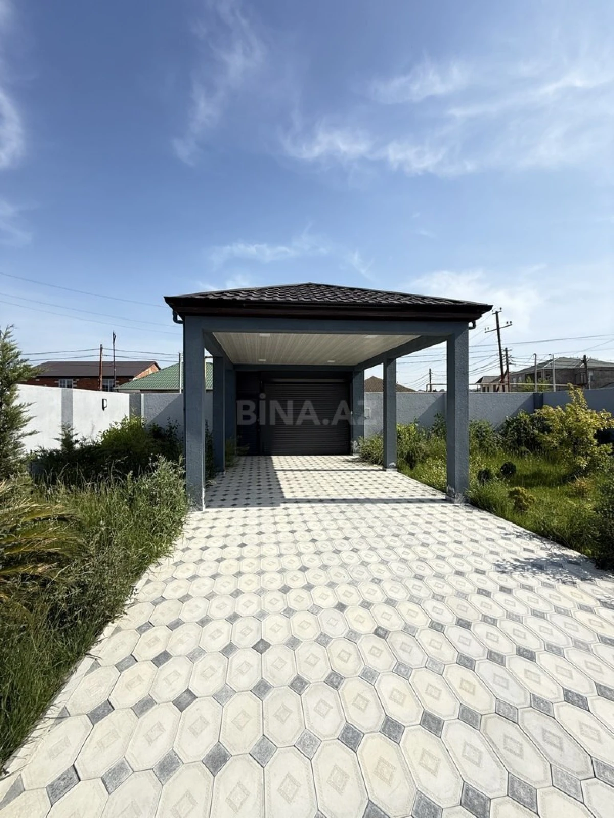 Satılır 5 otaqlı həyət evi 300 m²