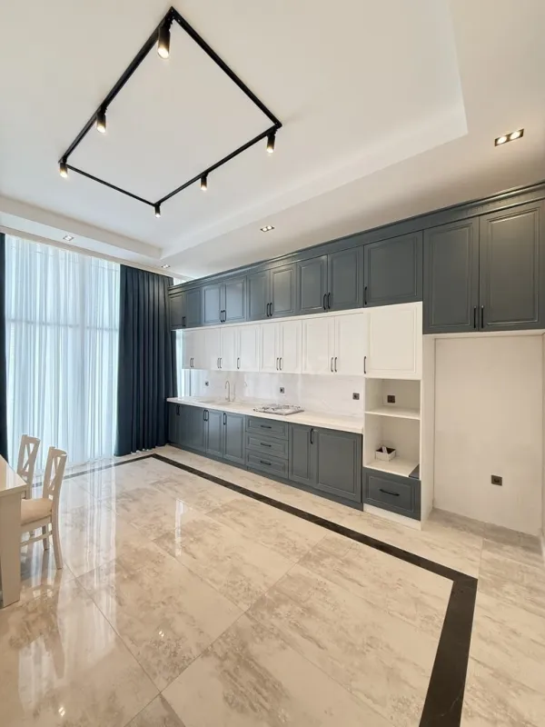 Satılır 5 otaqlı həyət evi 300 m²