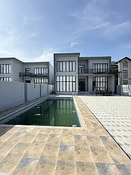 Satılır 5 otaqlı həyət evi 300 m²