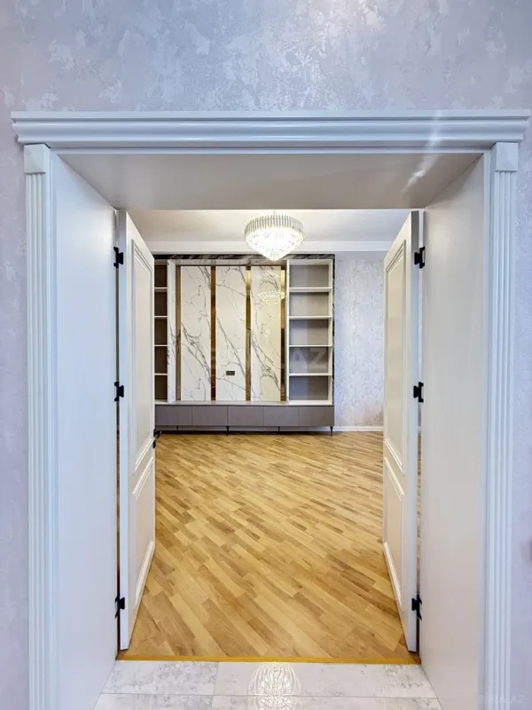 Satılır 5 otaqlı həyət evi 300 m²