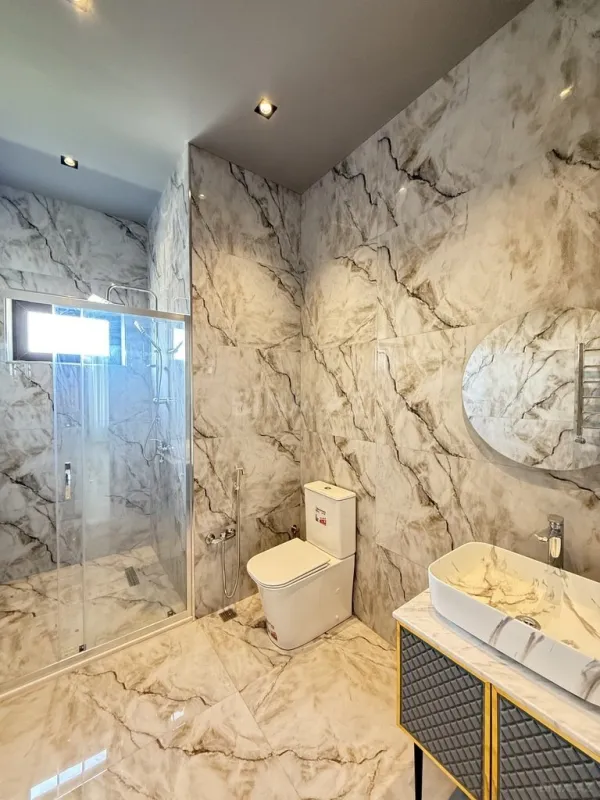 Satılır 5 otaqlı həyət evi 300 m²