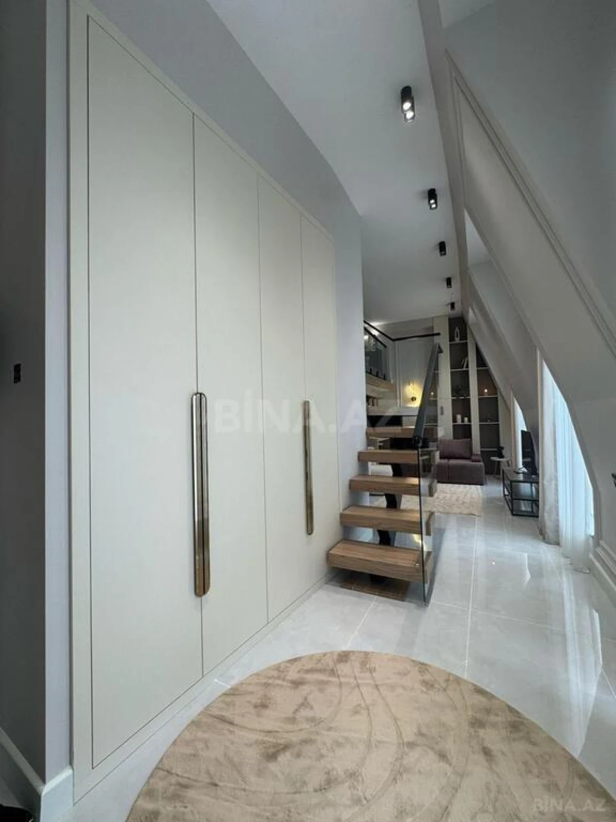 Kirayə verilir 2 otaqlı mənzil 55 m²