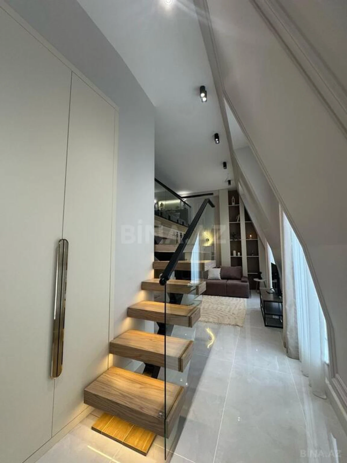 Kirayə verilir 2 otaqlı mənzil 55 m²