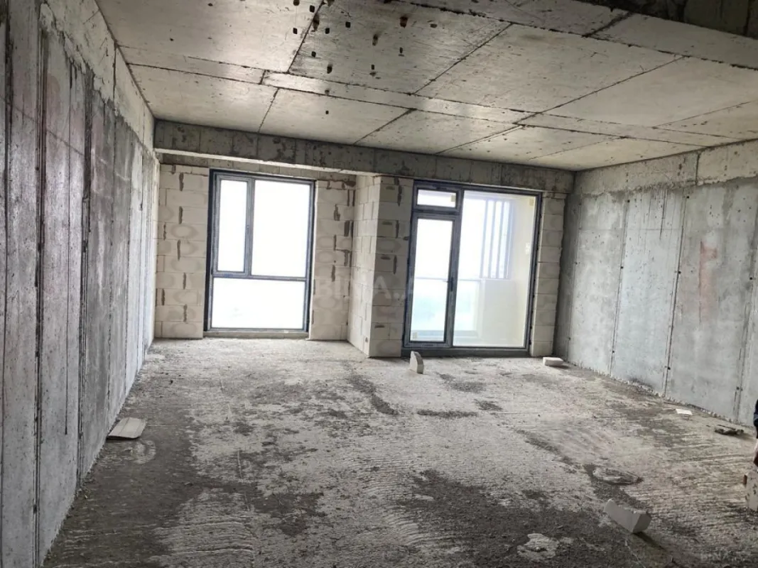 Satılır 3 otaqlı mənzil 165 m²