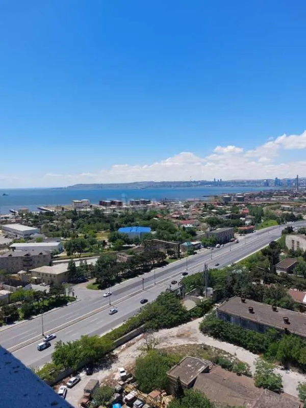 Satılır 3 otaqlı mənzil 165 m²