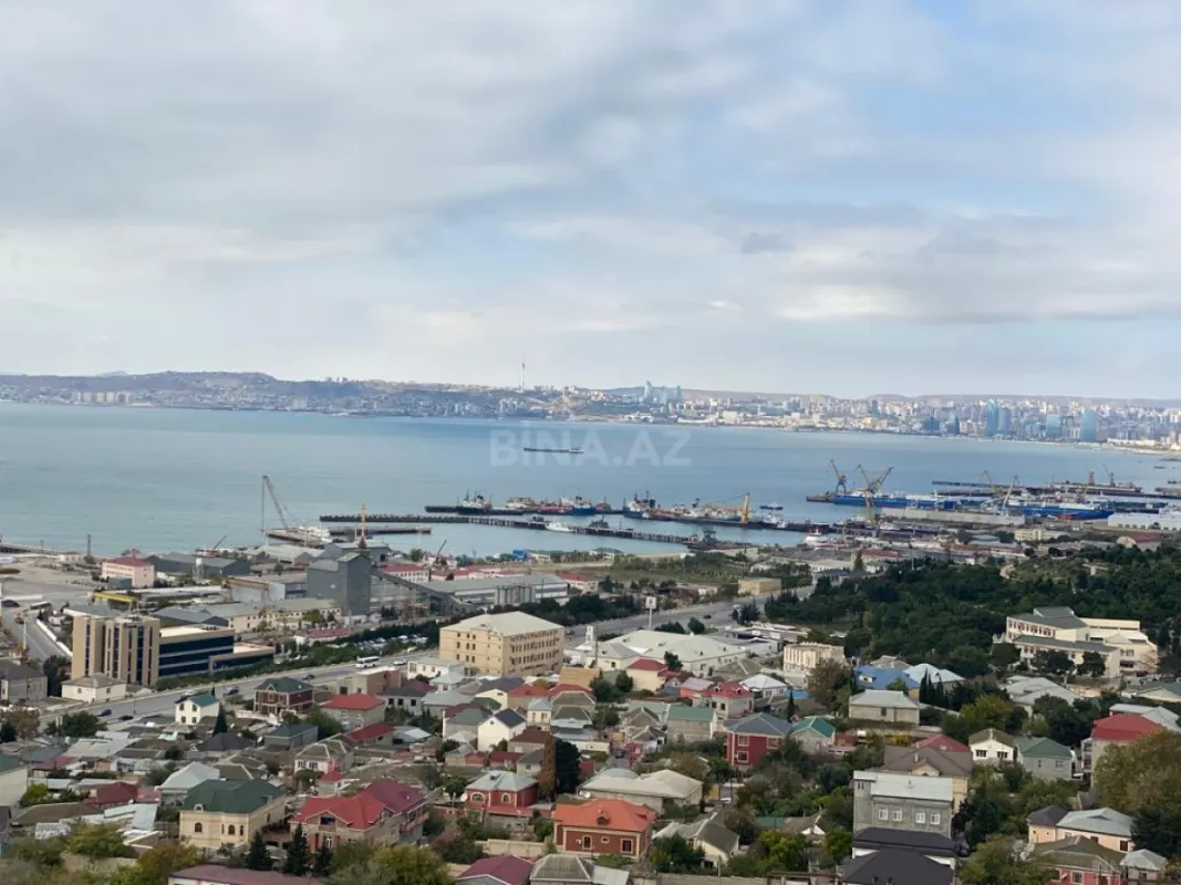 Satılır 3 otaqlı mənzil 165 m²