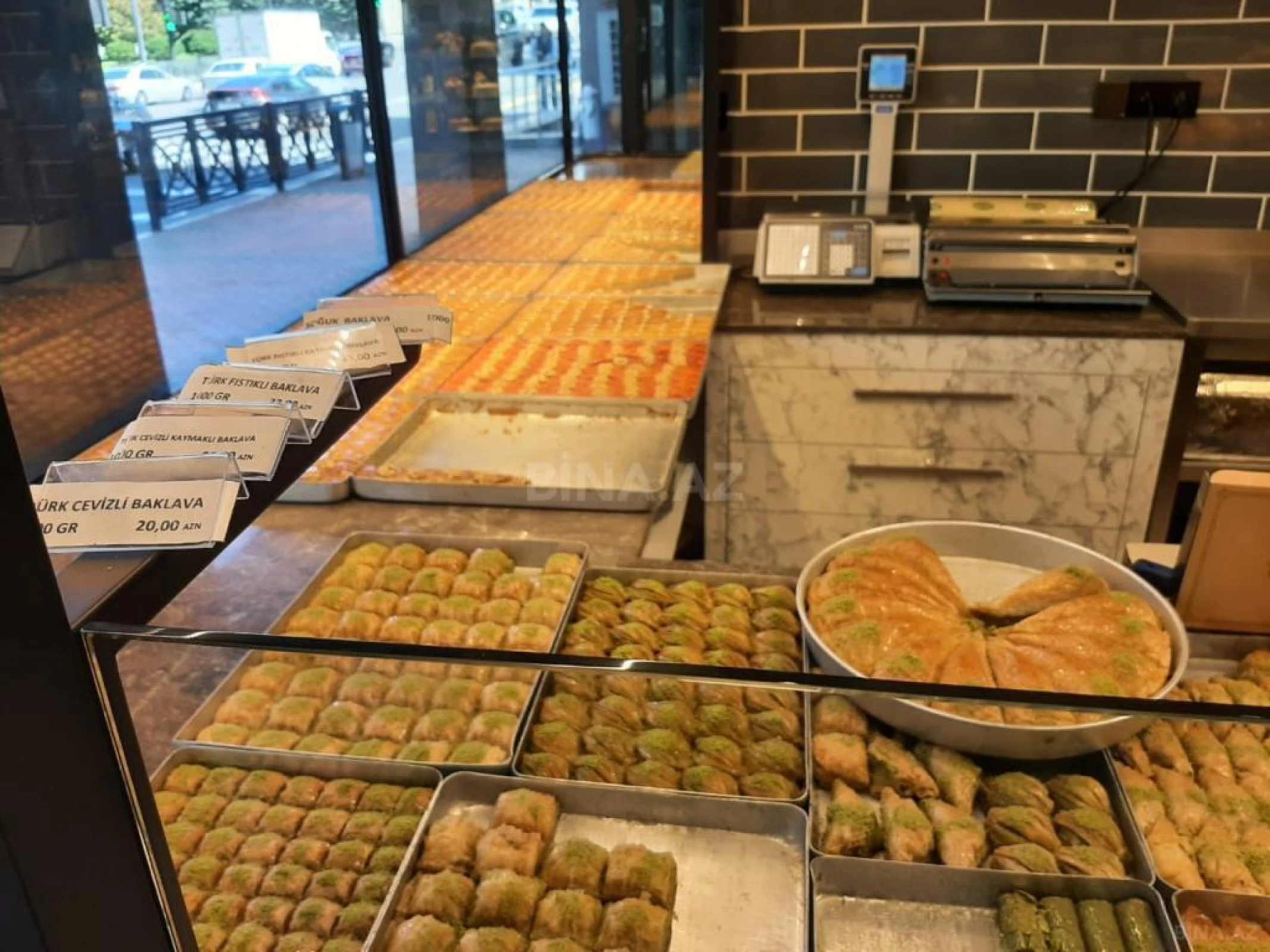 Satılır obyekt 80 m²