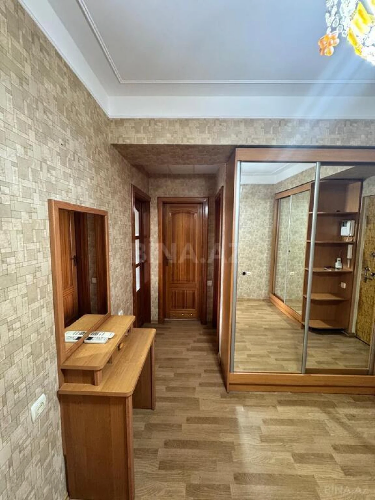 Satılır 2 otaqlı mənzil 70 m²