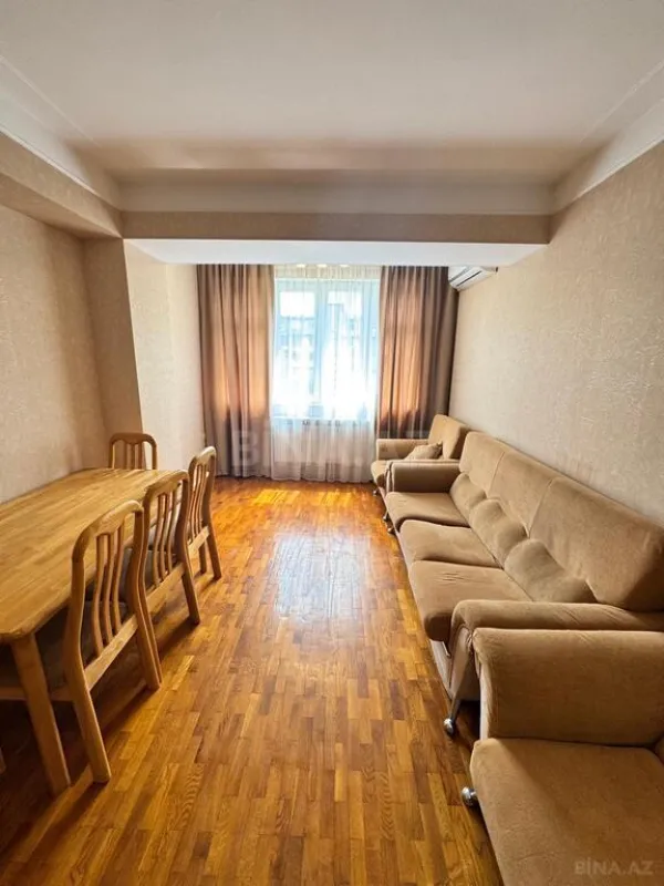 Satılır 2 otaqlı mənzil 70 m²