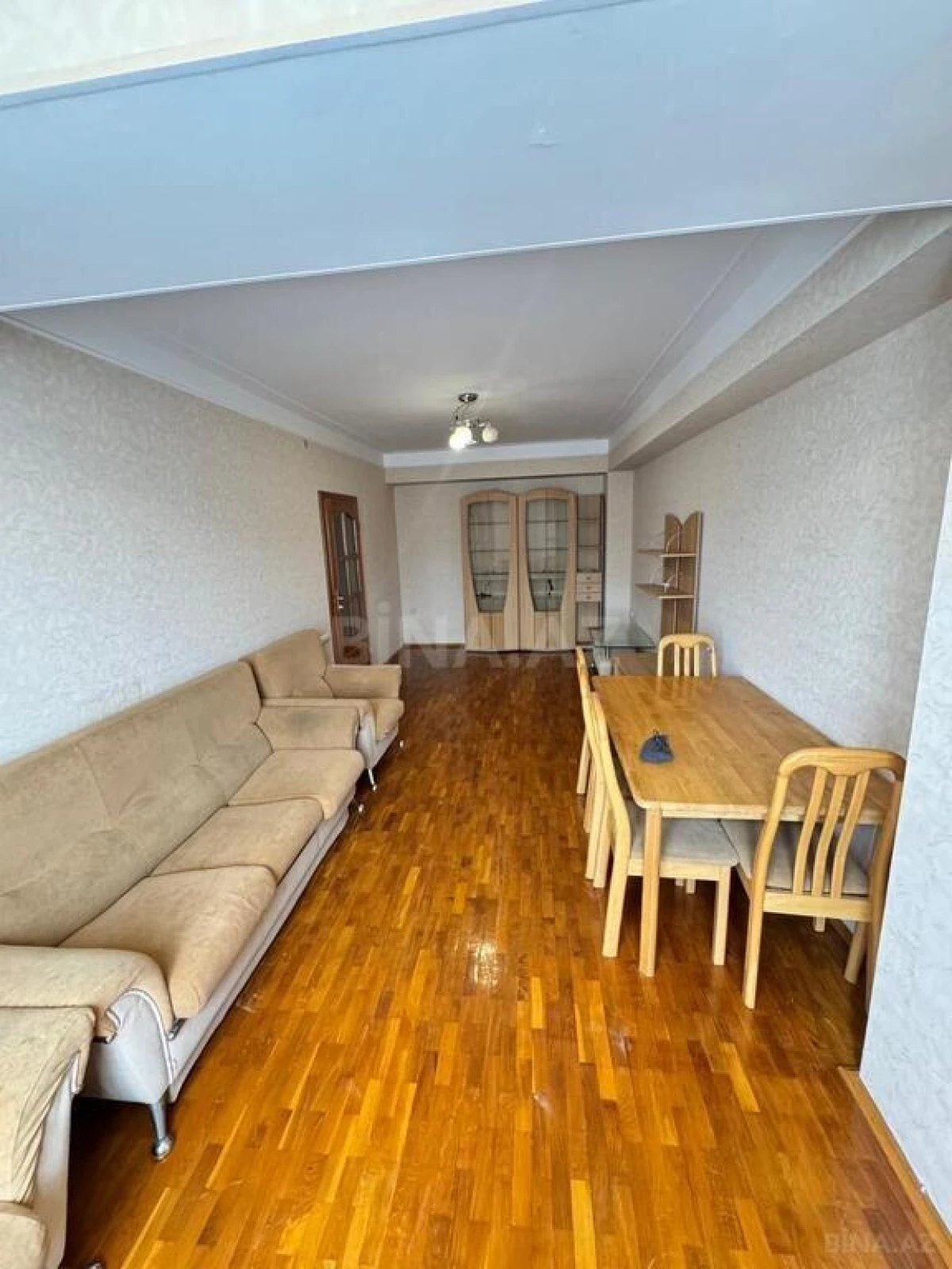 Satılır 2 otaqlı mənzil 70 m²