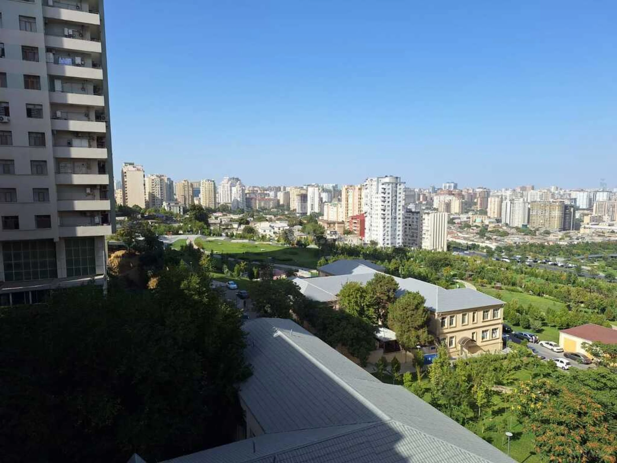 Satılır 3 otaqlı mənzil 165 m²