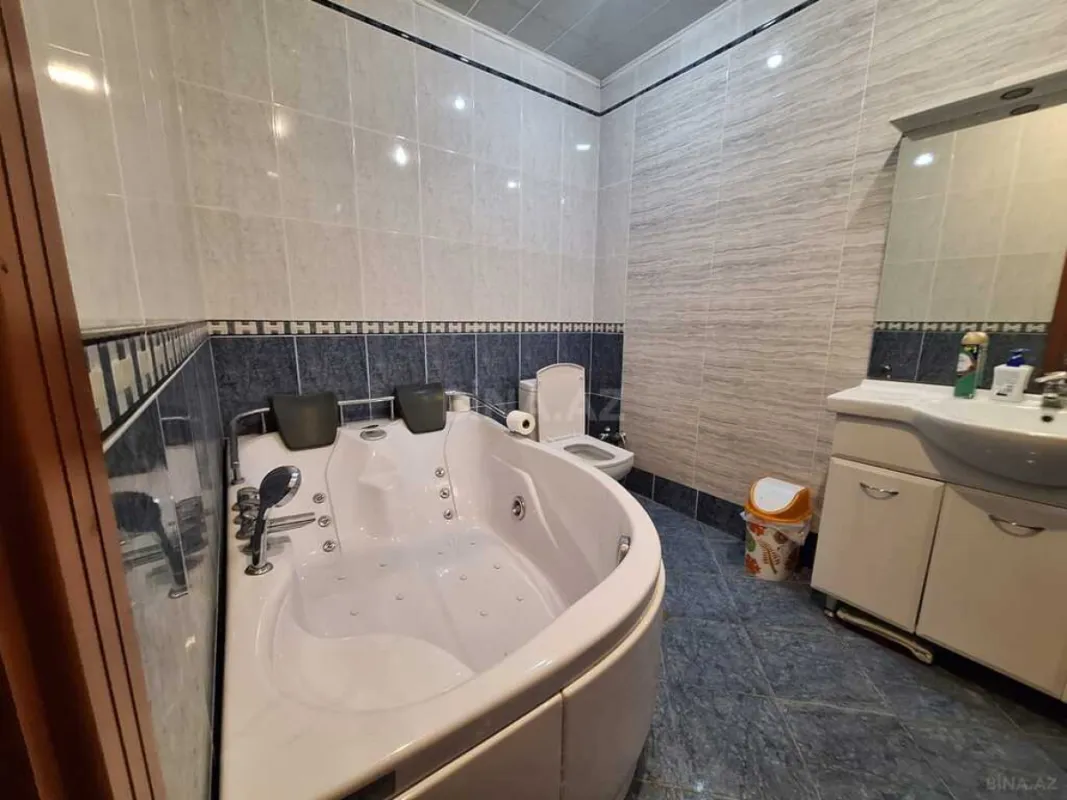 Satılır 3 otaqlı mənzil 165 m²