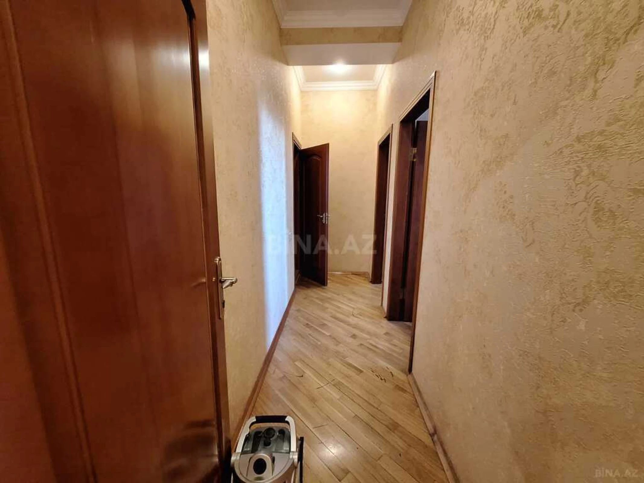 Satılır 3 otaqlı mənzil 165 m²