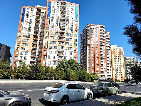 Satılır 3 otaqlı mənzil 165 m² — Bakı, Badamdar 3 otaq 165.00 m²