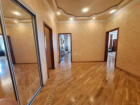 Satılır 3 otaqlı mənzil 165 m²