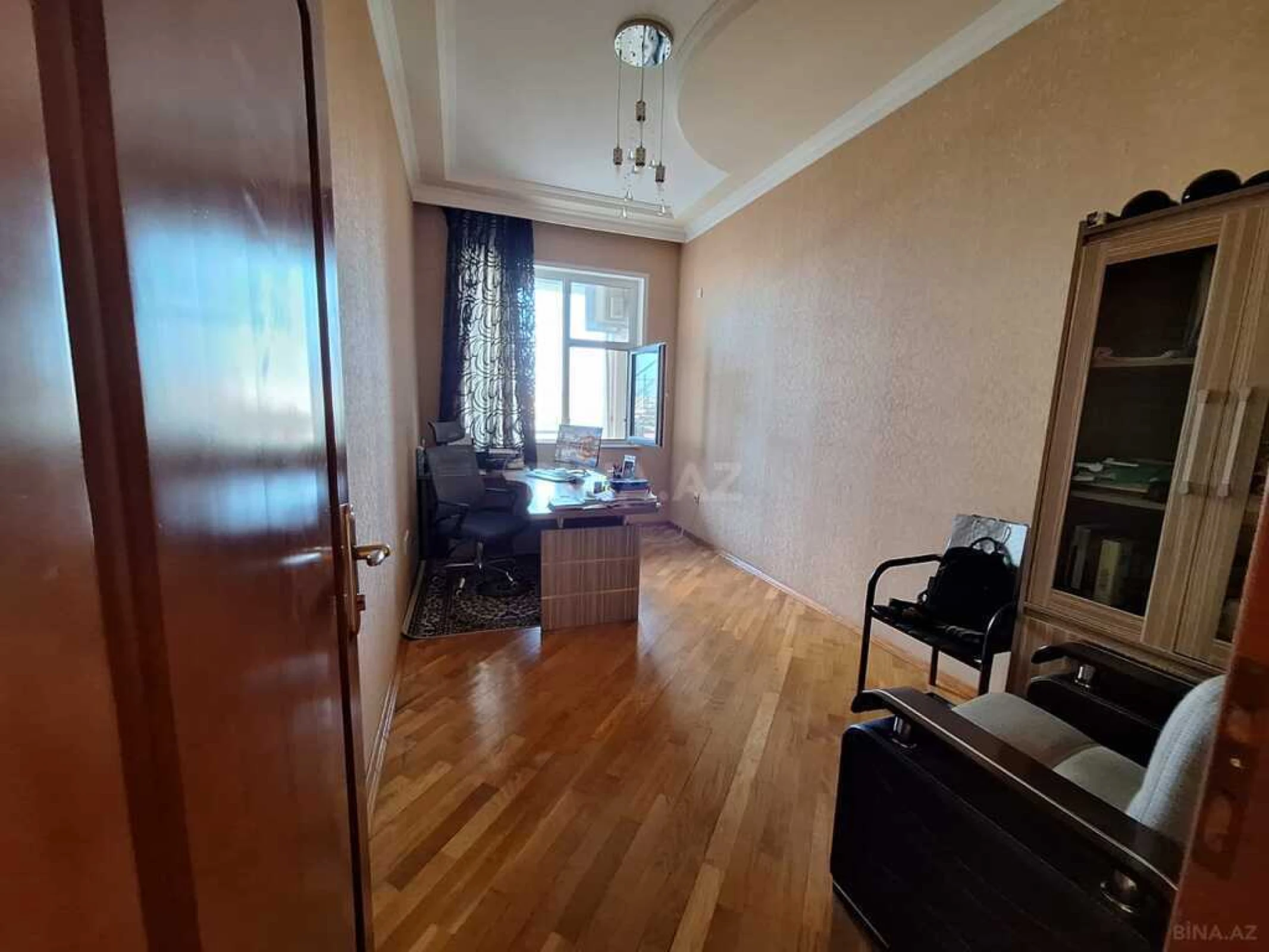 Satılır 3 otaqlı mənzil 165 m²