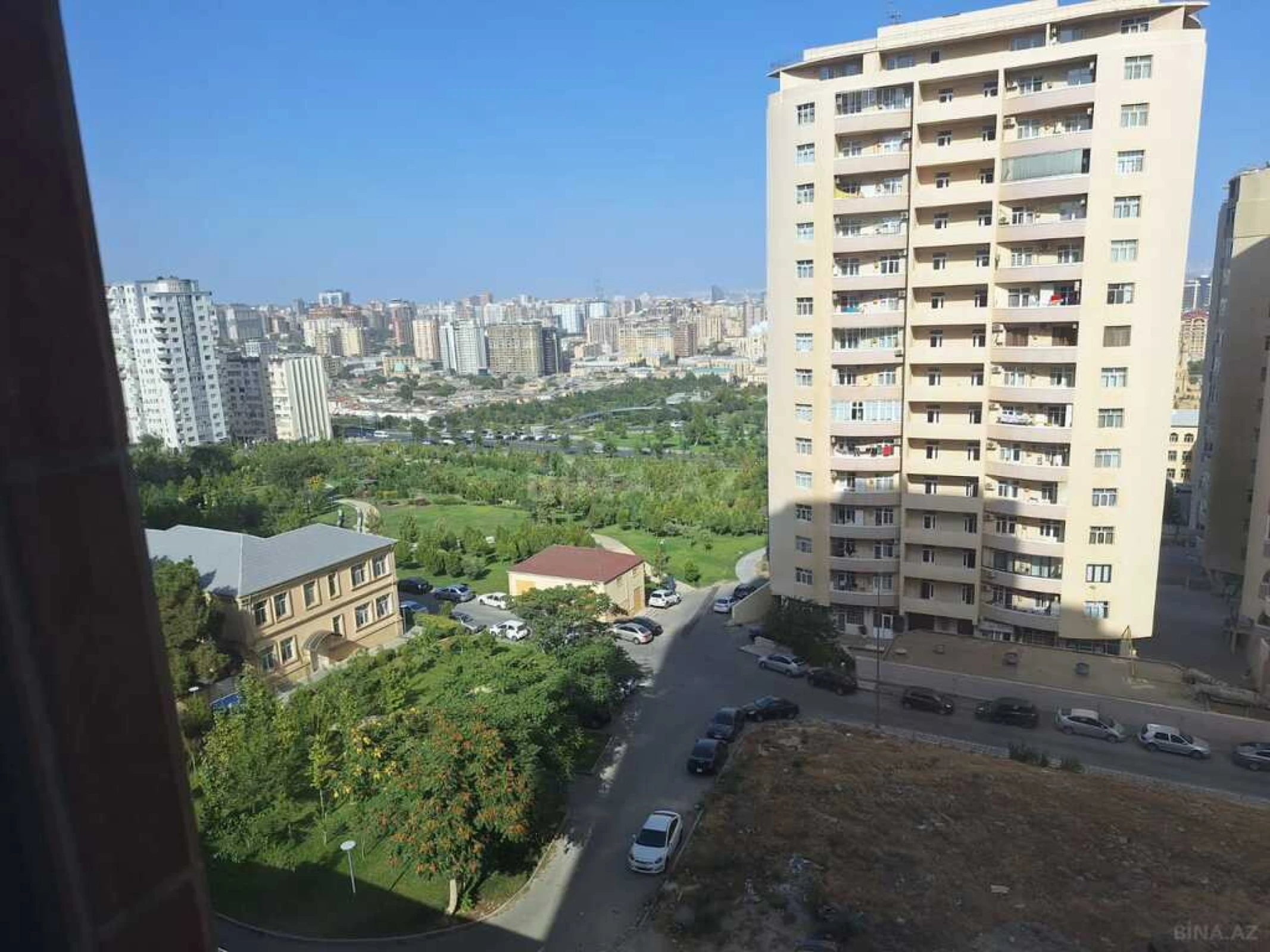 Satılır 3 otaqlı mənzil 165 m²
