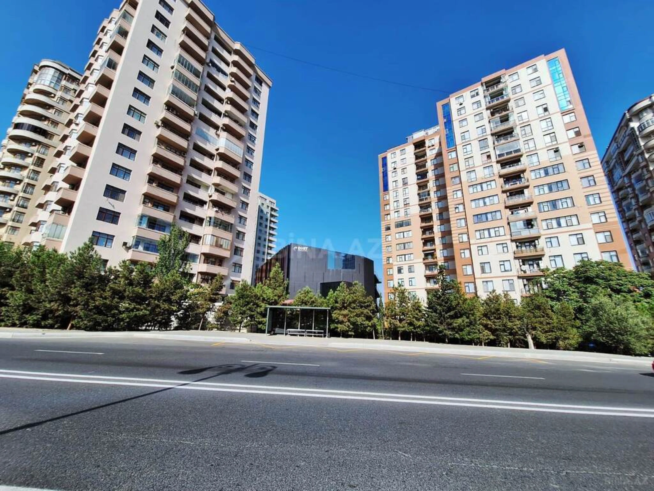 Satılır 3 otaqlı mənzil 165 m²