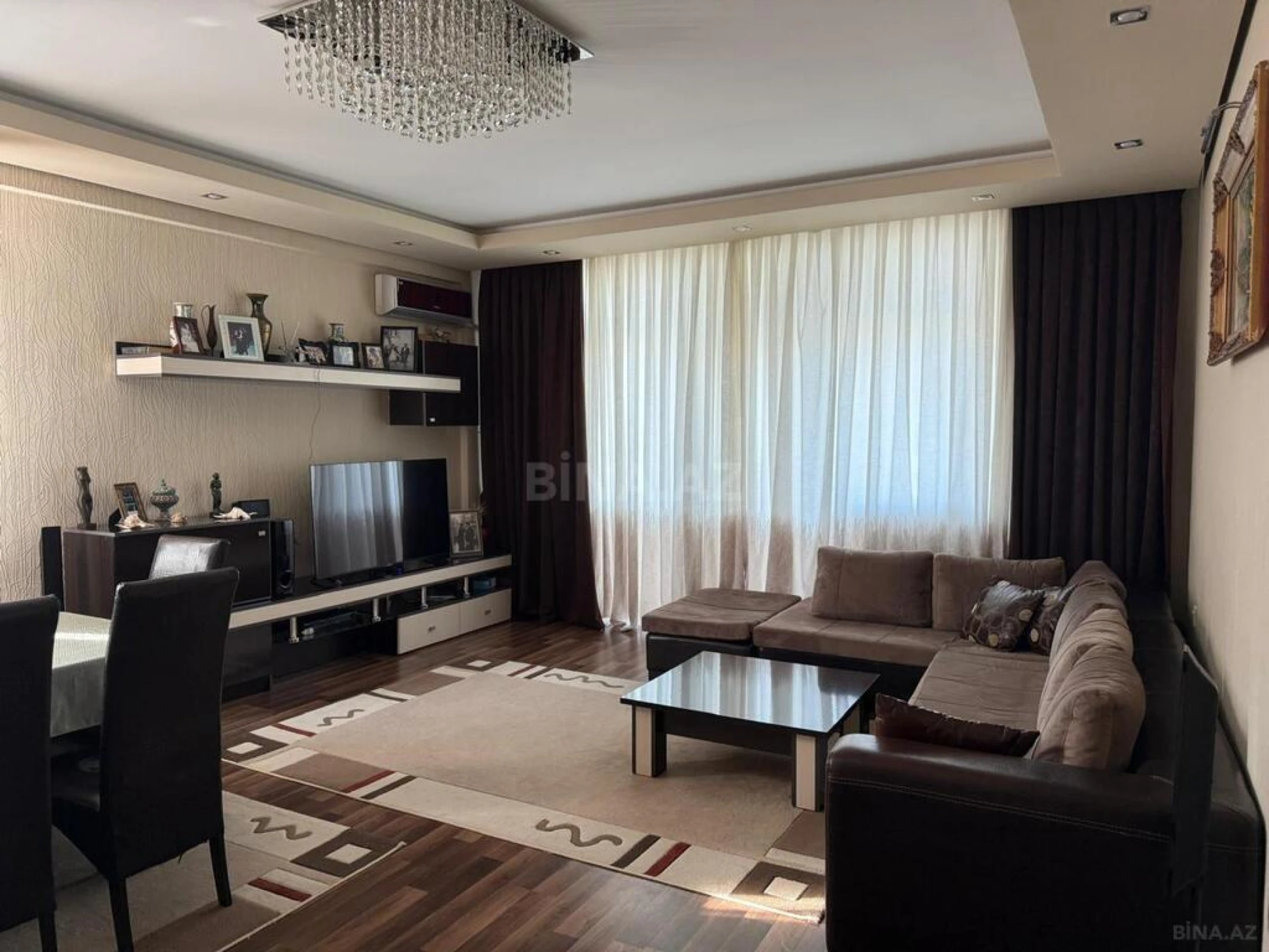 Satılır 3 otaqlı mənzil 145 m²