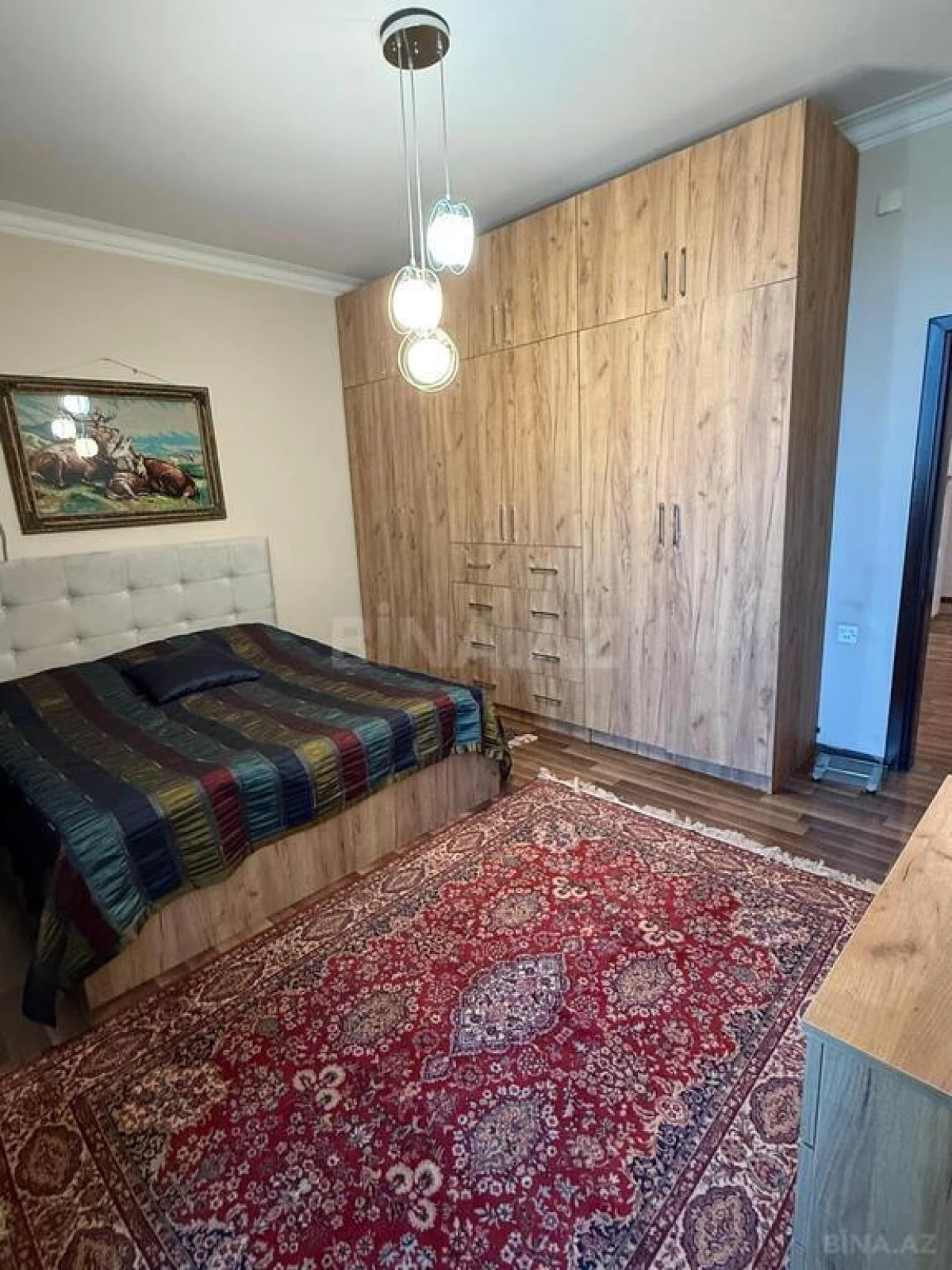 Satılır 3 otaqlı mənzil 145 m²