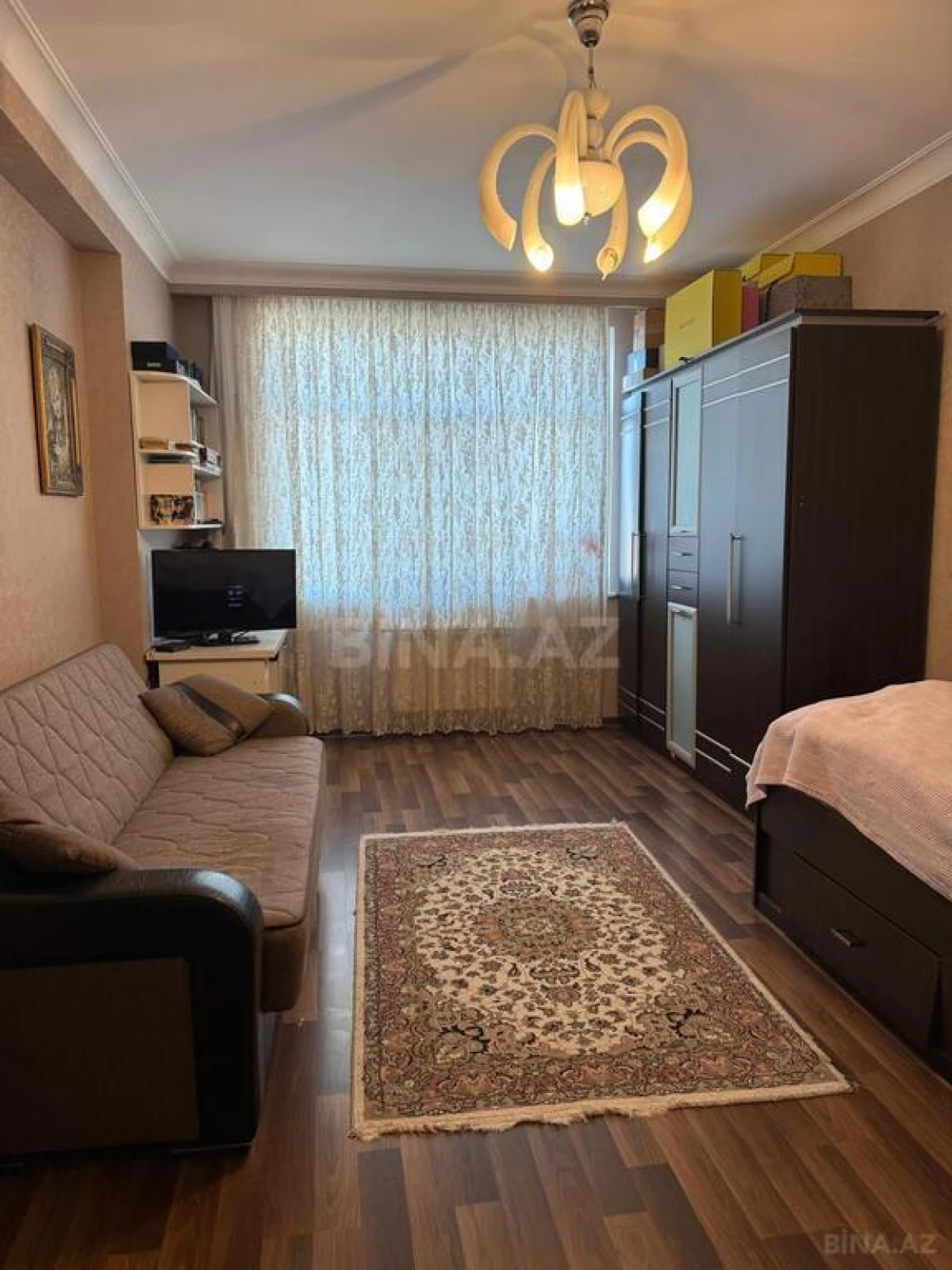 Satılır 3 otaqlı mənzil 145 m²