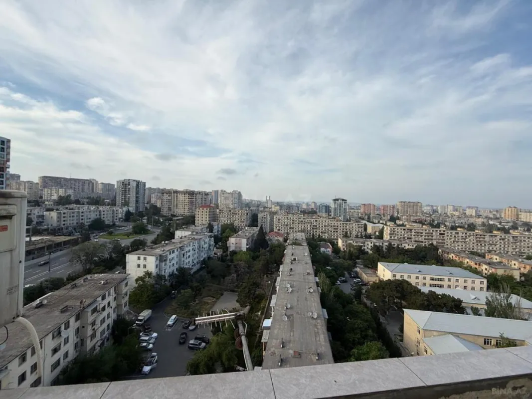 Satılır 3 otaqlı mənzil 145 m²