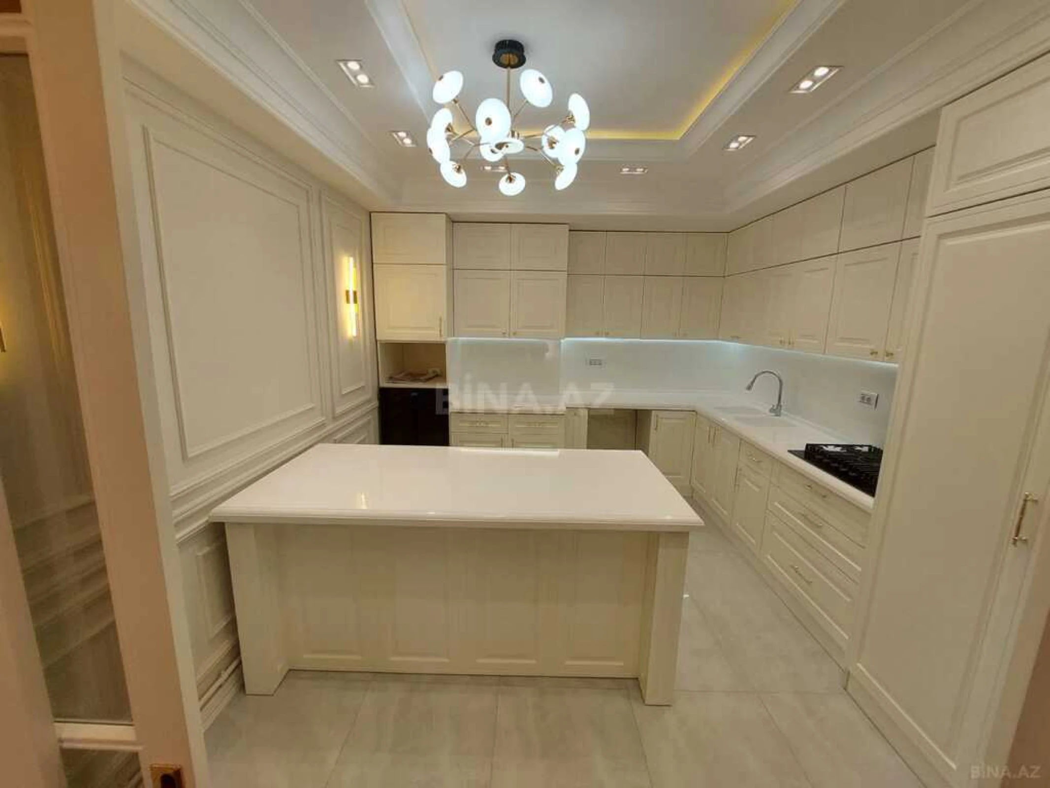 Satılır 3 otaqlı mənzil 110 m²
