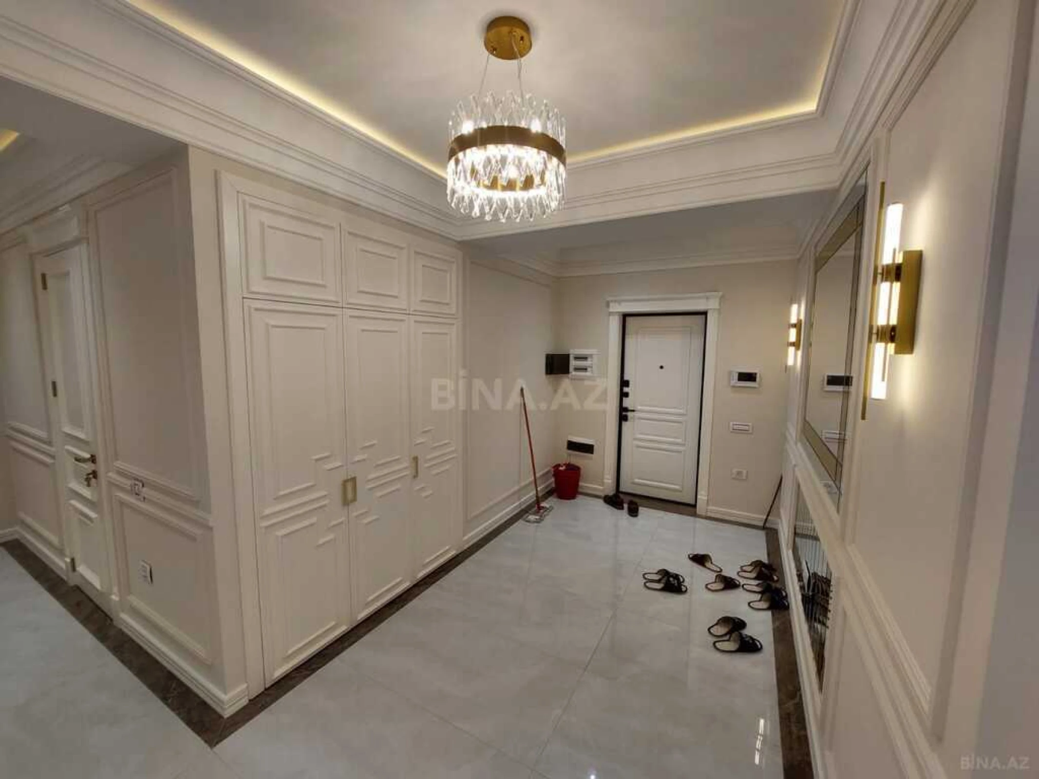 Satılır 3 otaqlı mənzil 110 m²