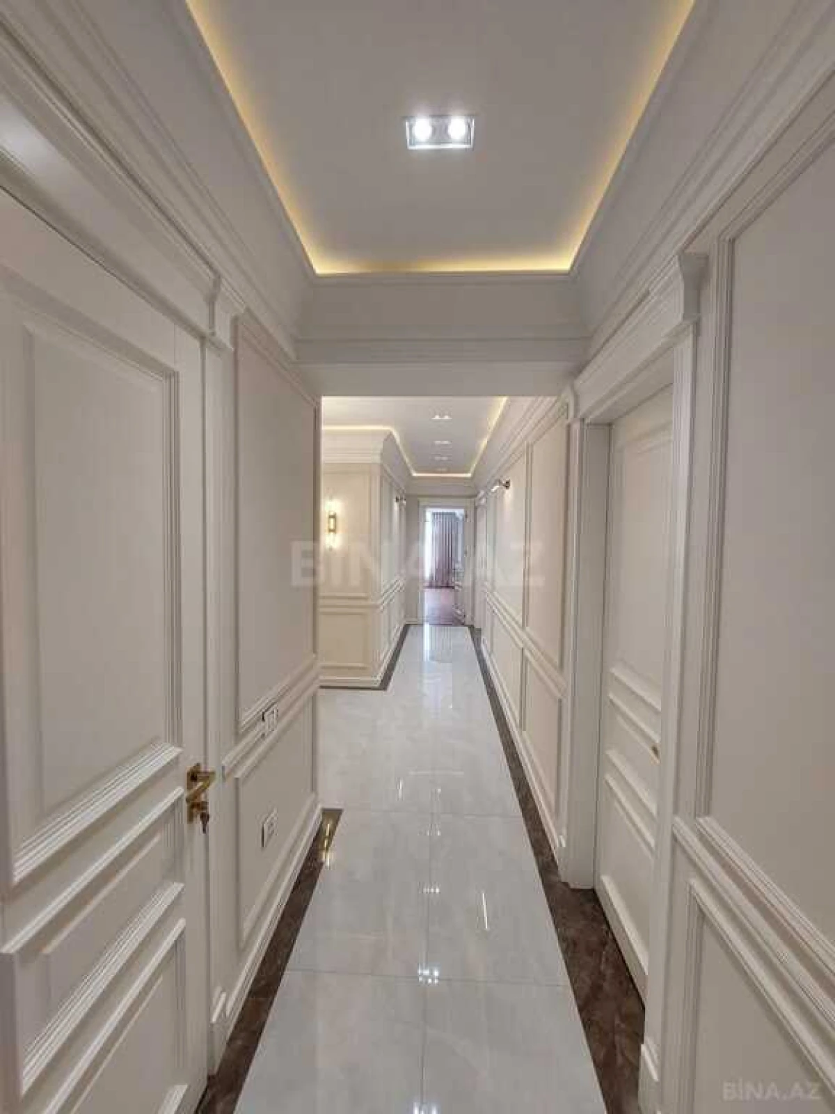 Satılır 3 otaqlı mənzil 110 m²