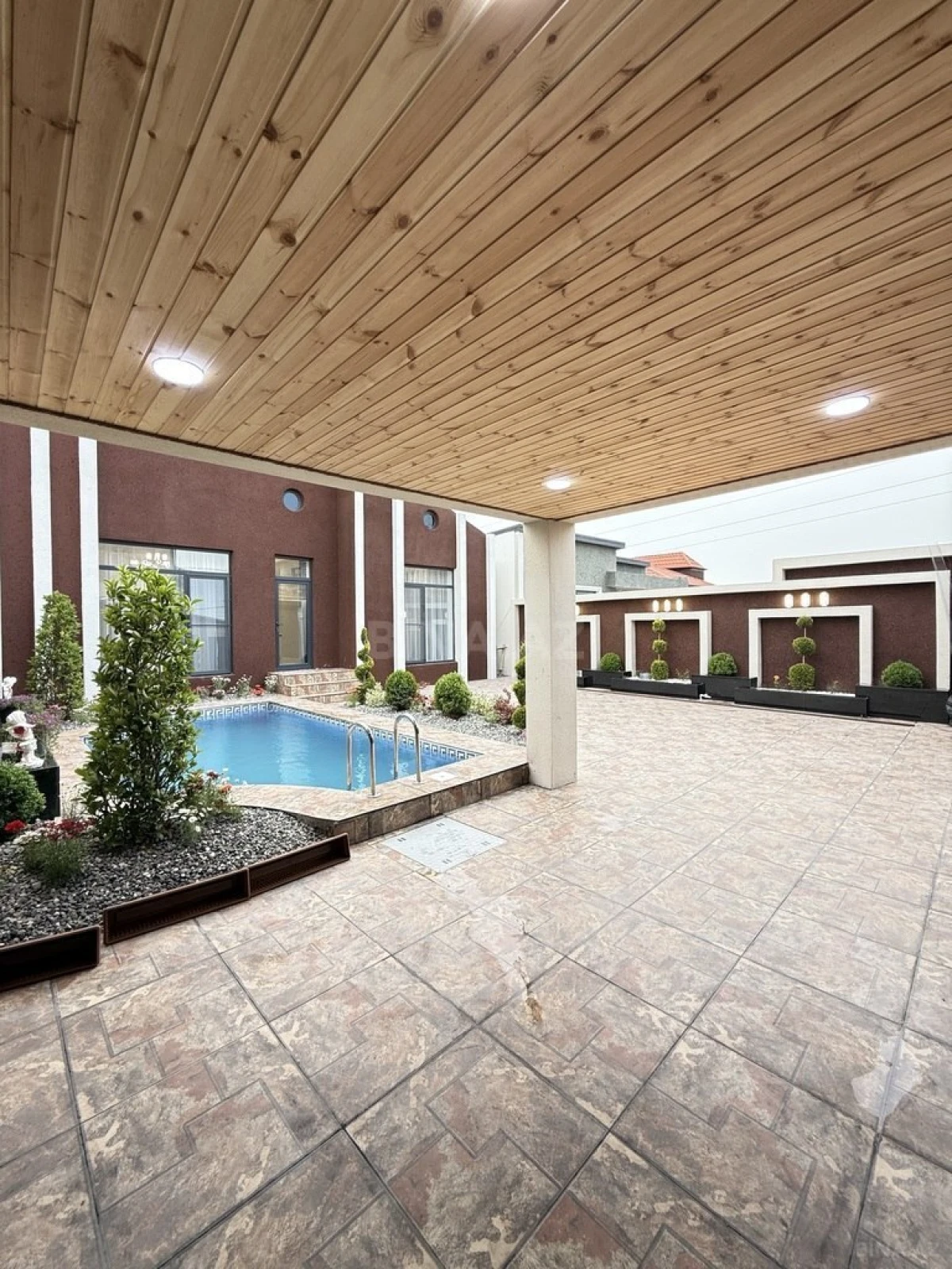 Satılır 4 otaqlı həyət evi 130 m²