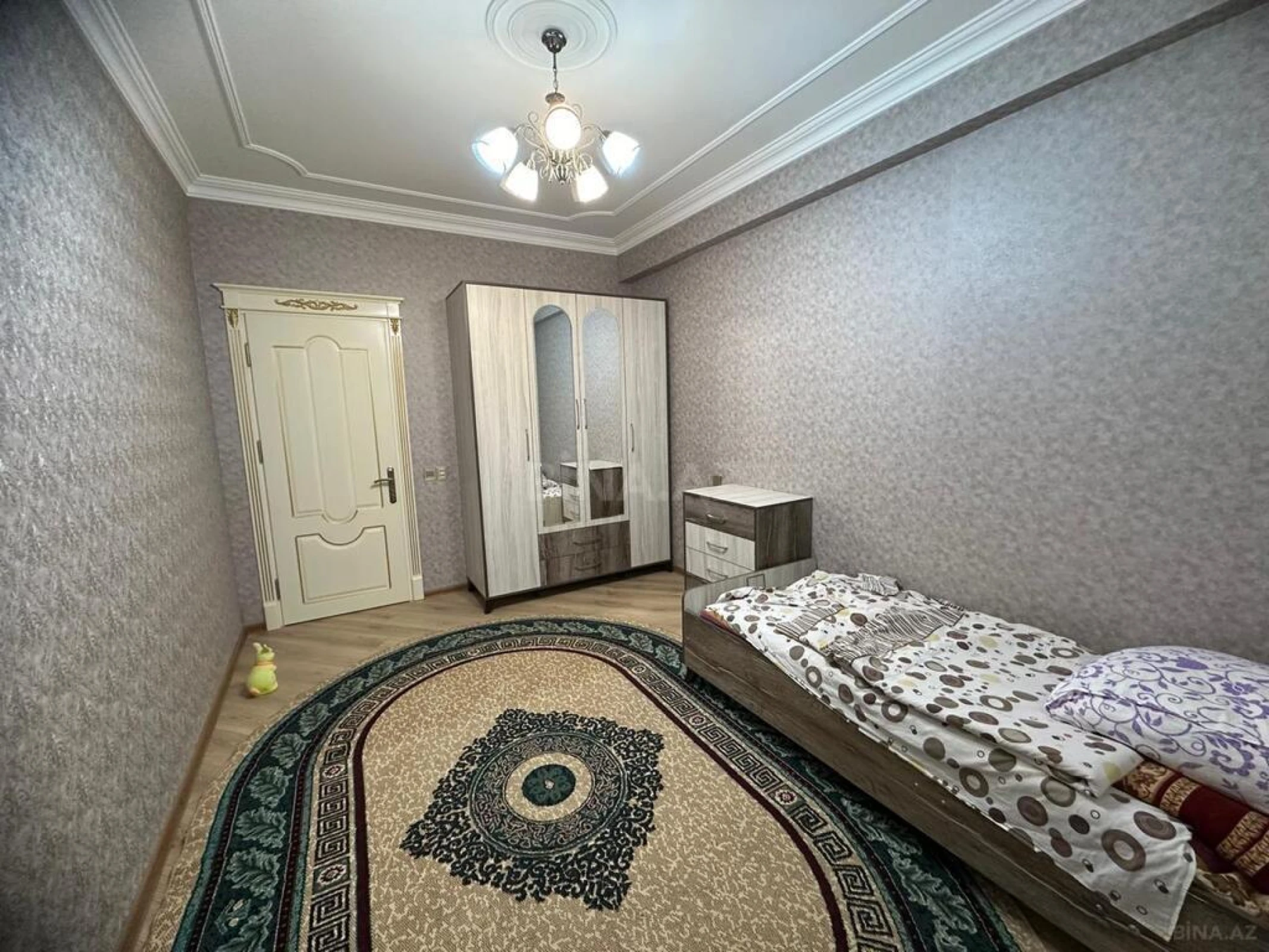Satılır 4 otaqlı mənzil 126 m²