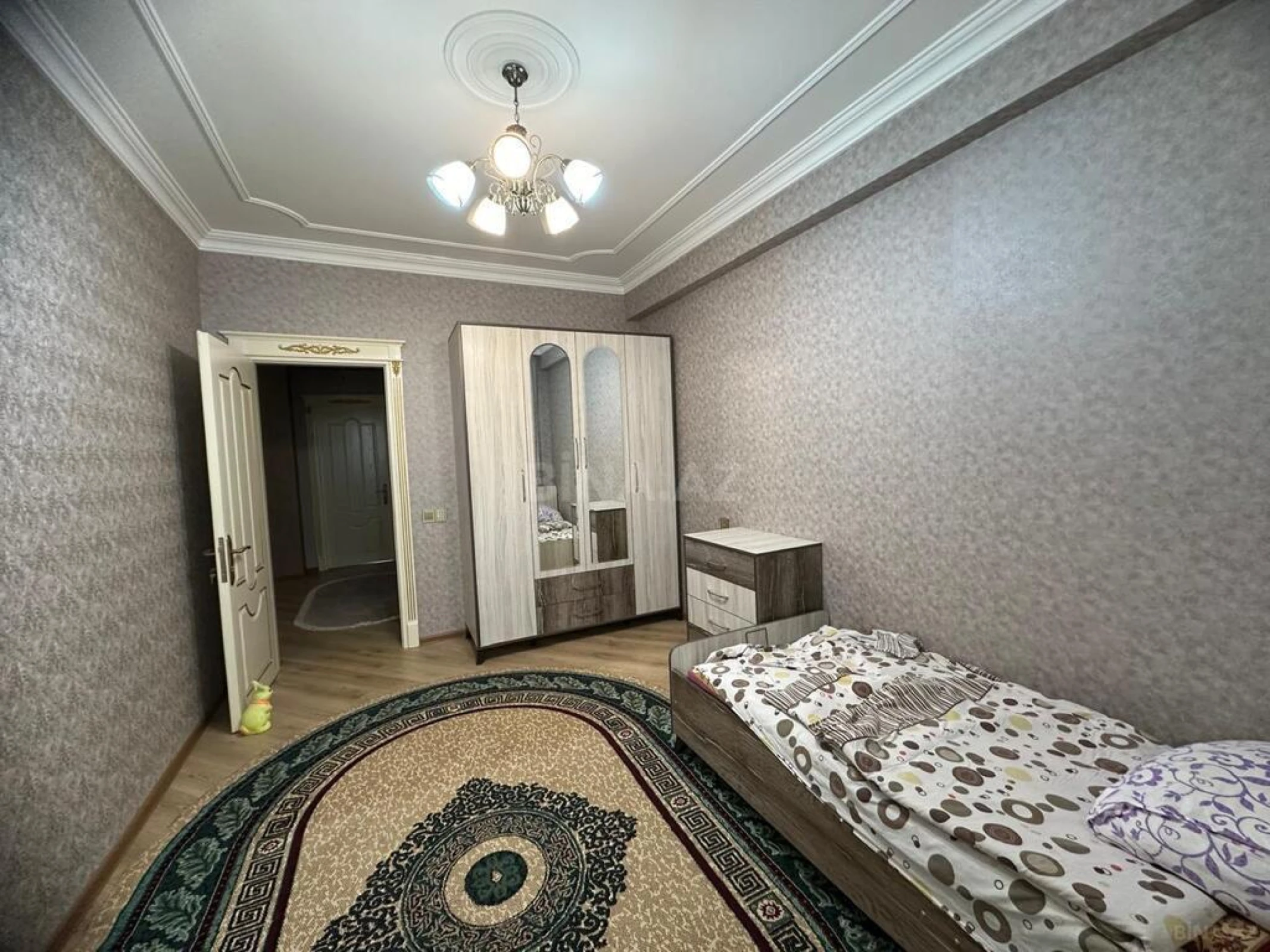 Satılır 4 otaqlı mənzil 126 m²