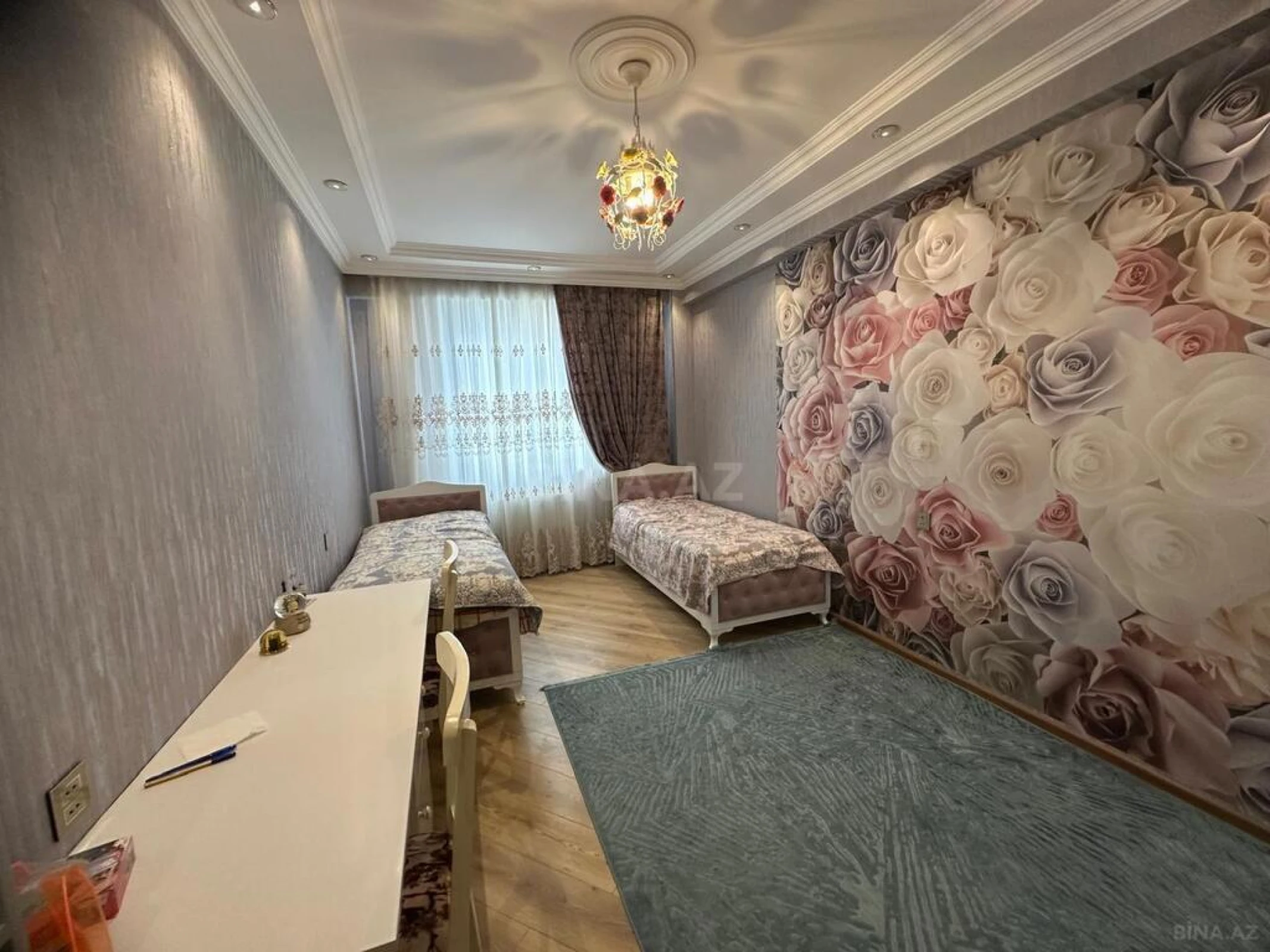 Satılır 4 otaqlı mənzil 126 m²