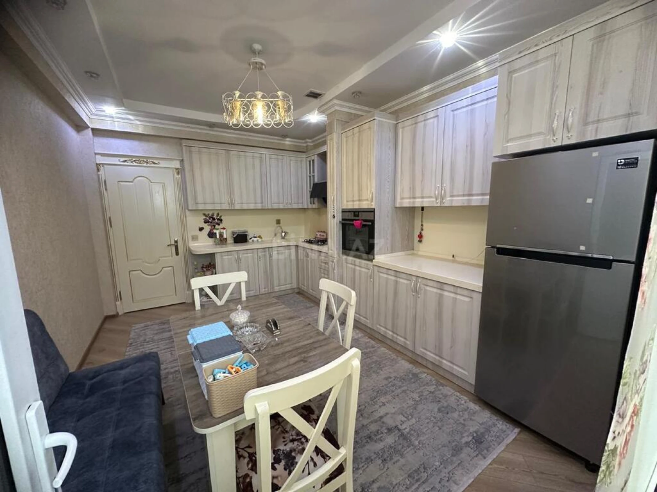 Satılır 4 otaqlı mənzil 126 m²