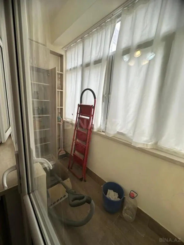 Satılır 4 otaqlı mənzil 126 m²