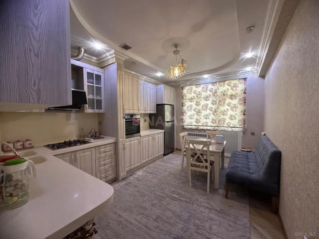 Satılır 4 otaqlı mənzil 126 m²