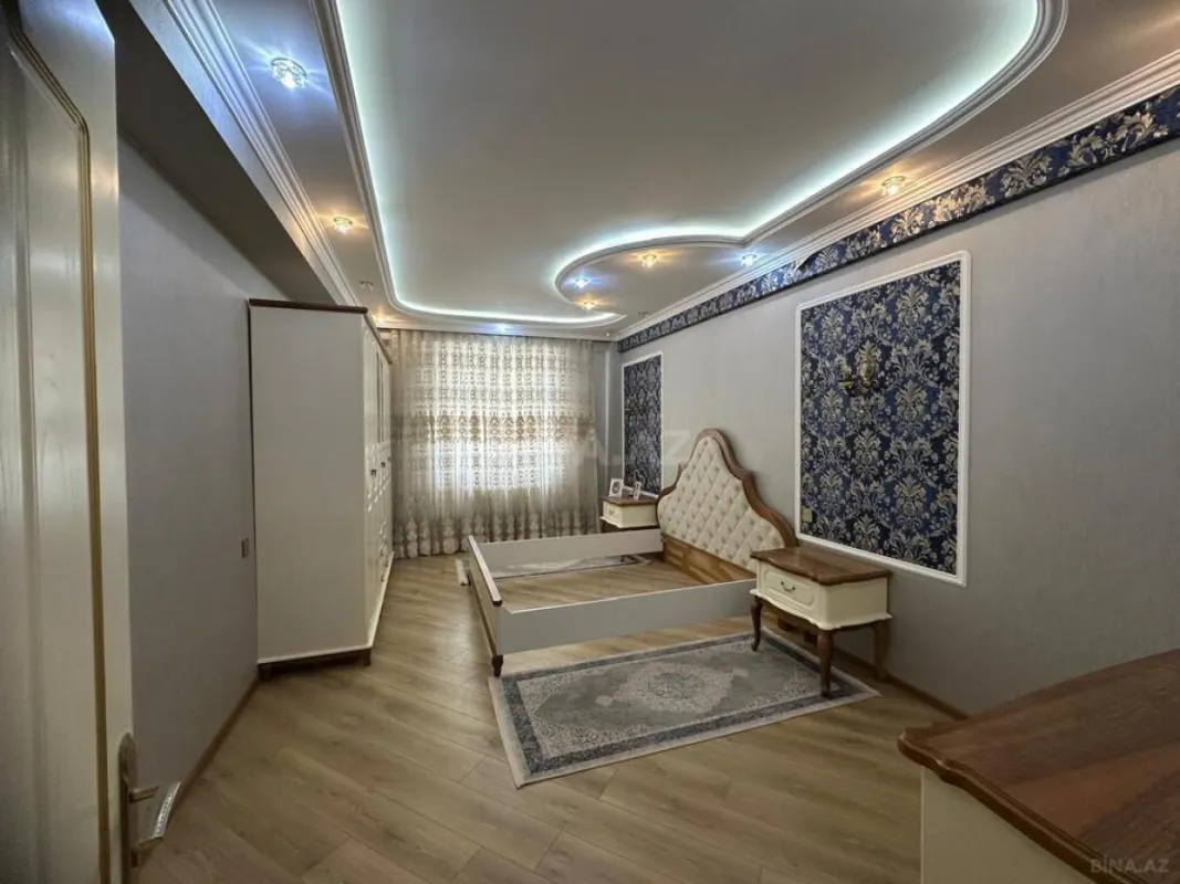 Satılır 4 otaqlı mənzil 126 m²