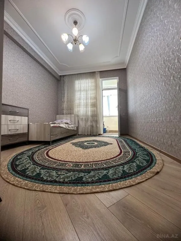 Satılır 4 otaqlı mənzil 126 m²