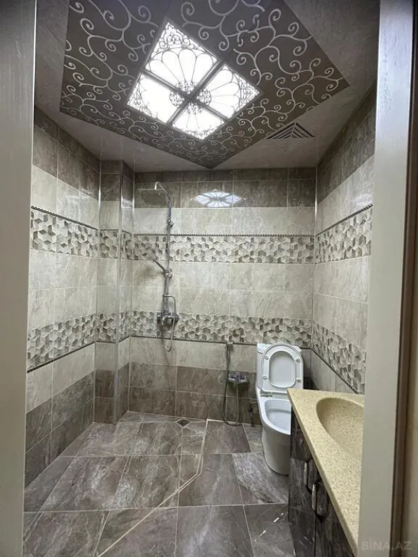 Satılır 4 otaqlı mənzil 126 m²