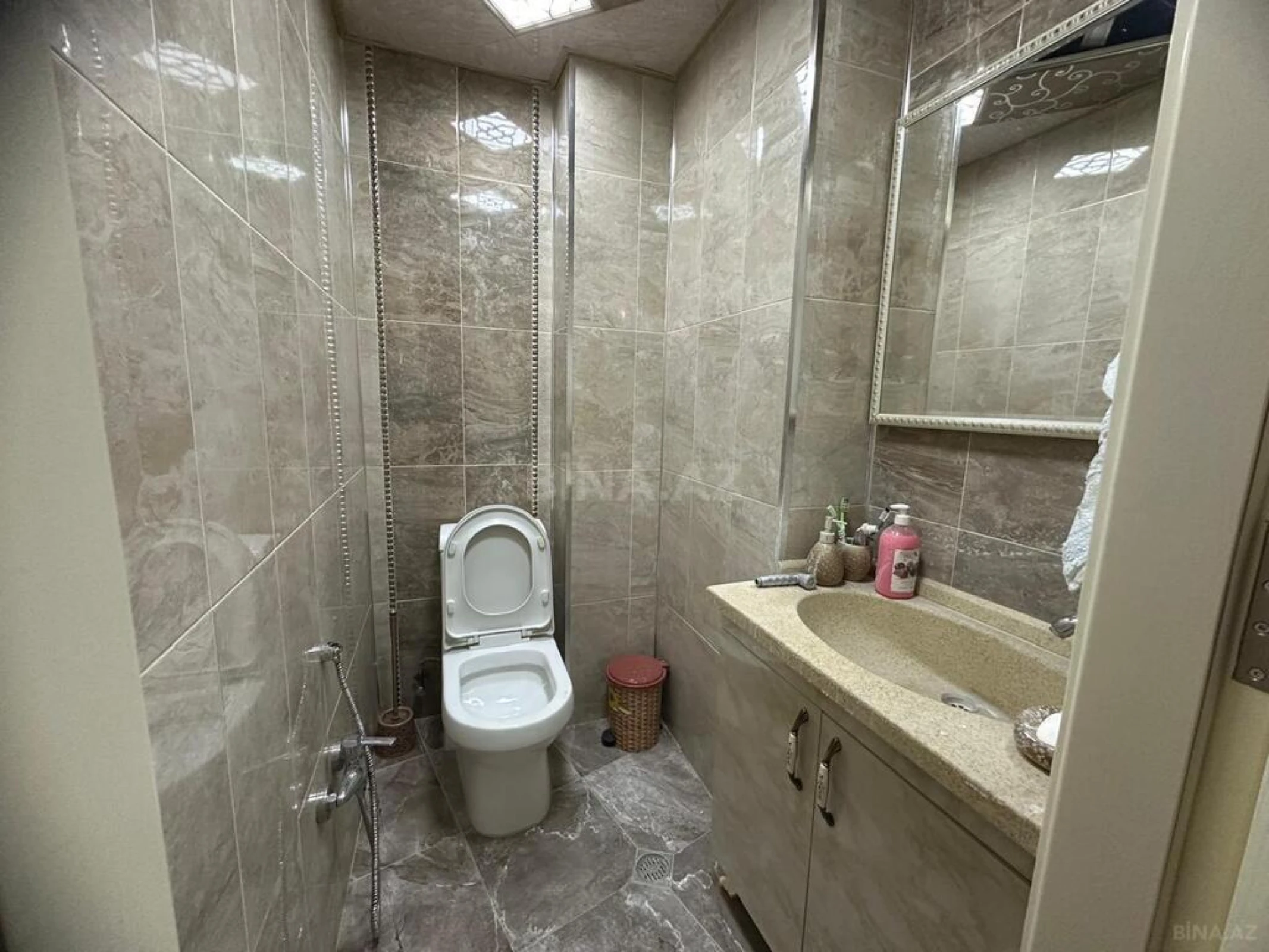 Satılır 4 otaqlı mənzil 126 m²