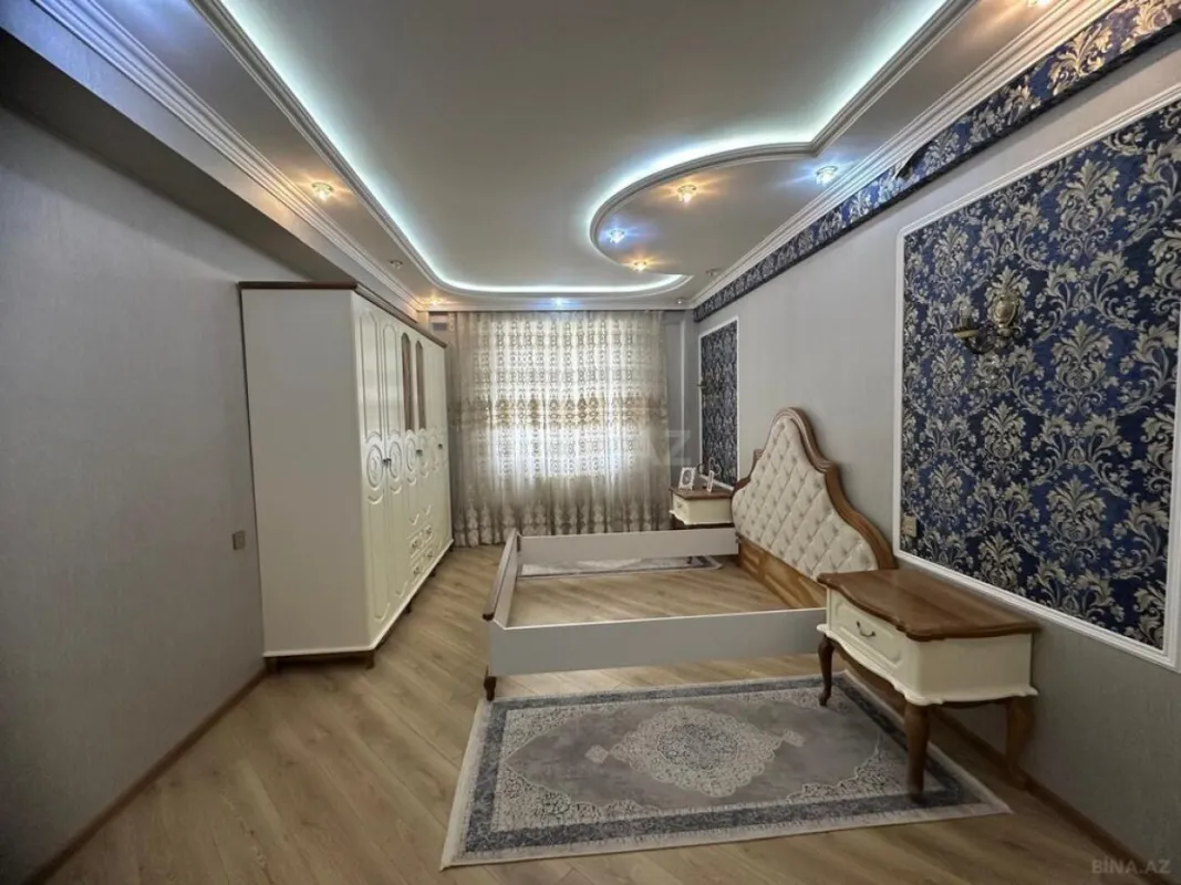Satılır 4 otaqlı mənzil 126 m²