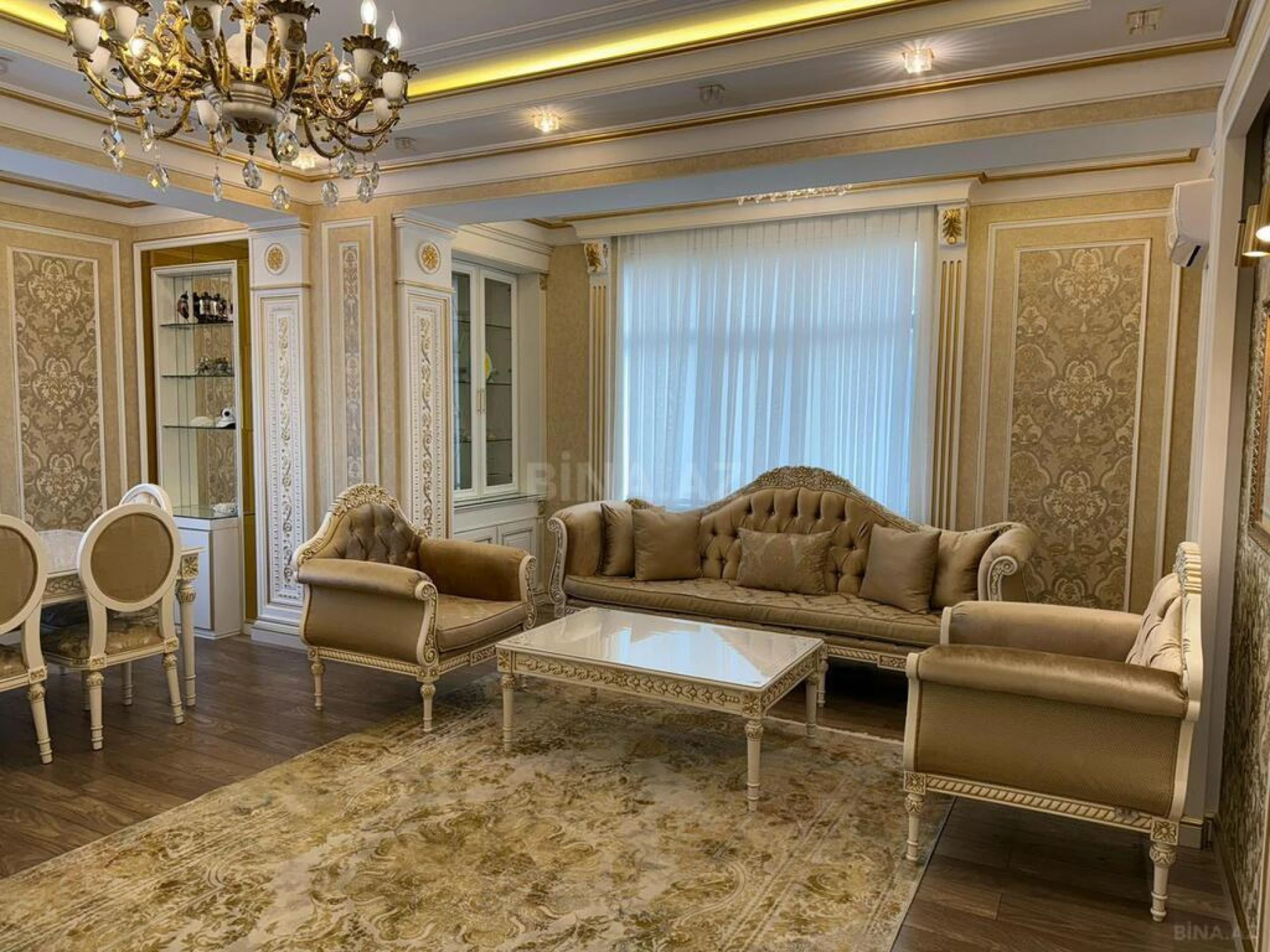 Satılır 3 otaqlı mənzil 170 m²