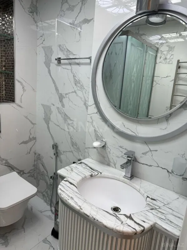 Satılır 3 otaqlı mənzil 170 m²